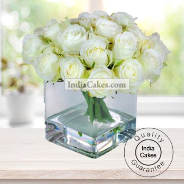 15 WHITE ROSES WITH SQUARE SHAPED VASE