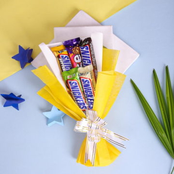 4 Snickers and 1 Fuse Chocolate Bouquet