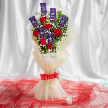 6 Roses And 6 Chocolates Bouquet