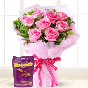 8 Pink Roses with Munch Mini Pack
