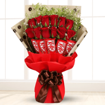 Bouquet of 12 Red Roses with 6 Kitkat Chocolates