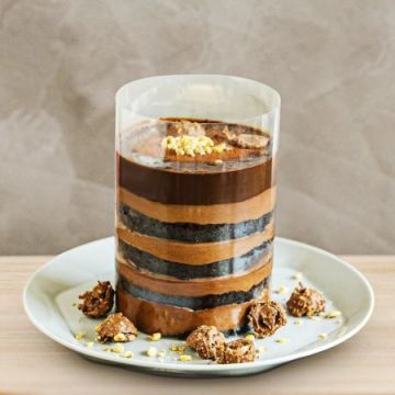 Ferrero Rocher Pull Me Up Cake 1 Kg