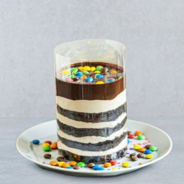 Gems Choco Pull Me Up Cake 1 Kg