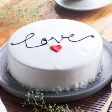 Little Heart White Forest Cake Half Kg