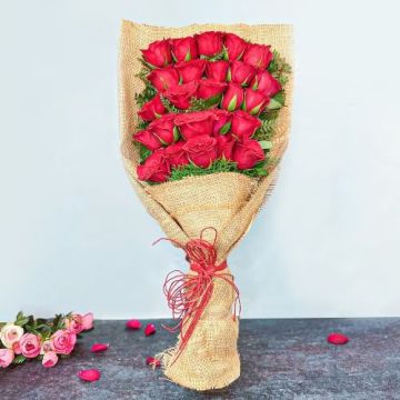 Sumptuous 25 Roses Bouquet