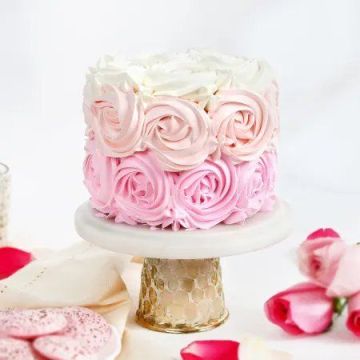 Eggless Superb Floral Mini Cake