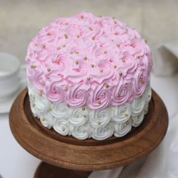 Vanilla And Strawberry Cream Cake 1 Kg