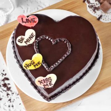 Vday Delicious Heart Shaped Chocolate Cake Half Kgs