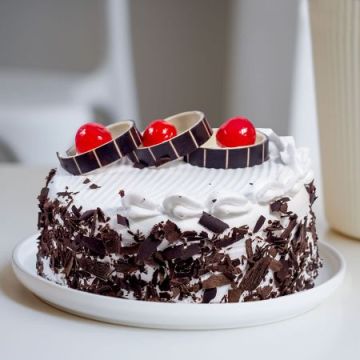 Amazing Vday Black Forest Cake Half Kg