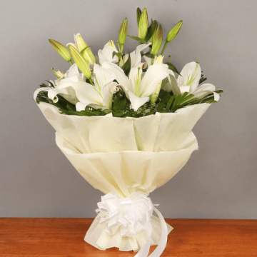 Refined Beauty of 6 White Lilies Bunch