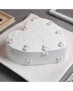 Heart Shaped Vanilla Cream Cake Half Kg
