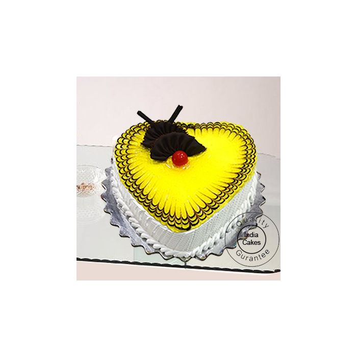 Pineapple Cake 1 Kg Heart Shaped