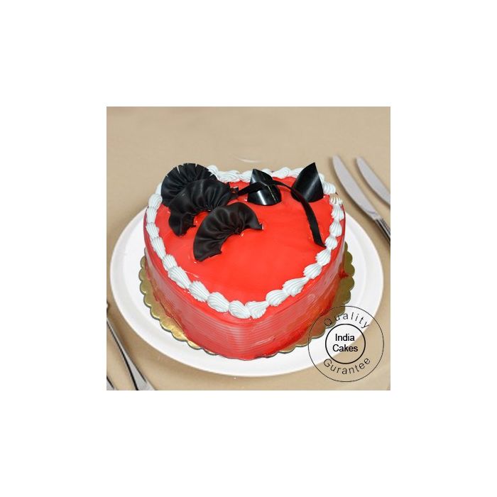 Eggless Strawberry Cake 1 Kg Heart Shaped