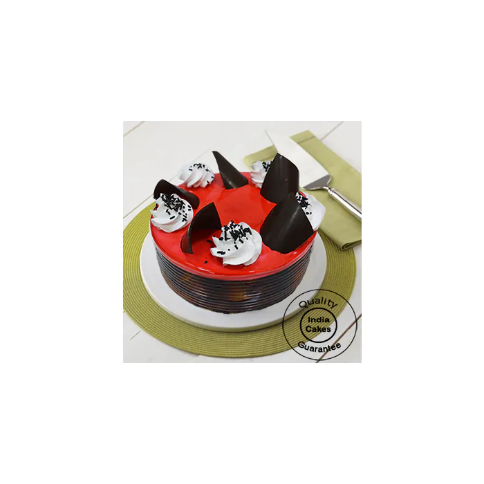 Choco Cream Strawberry Cake Half Kg
