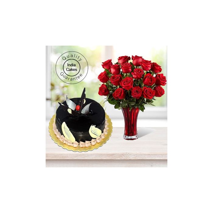 Chocolate Truffle Cake 1 Kg with 6 Red Roses Bunch Chocolate Truffle Cake 1 Kg with 6 Red Roses Bunch