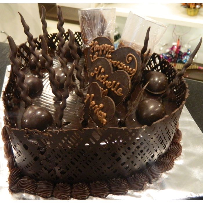 Half Kg Heart Shape Dark Chocolate Fantasy Cake Pune Half Kg Heart Shape Dark Chocolate Fantasy Cake Pune