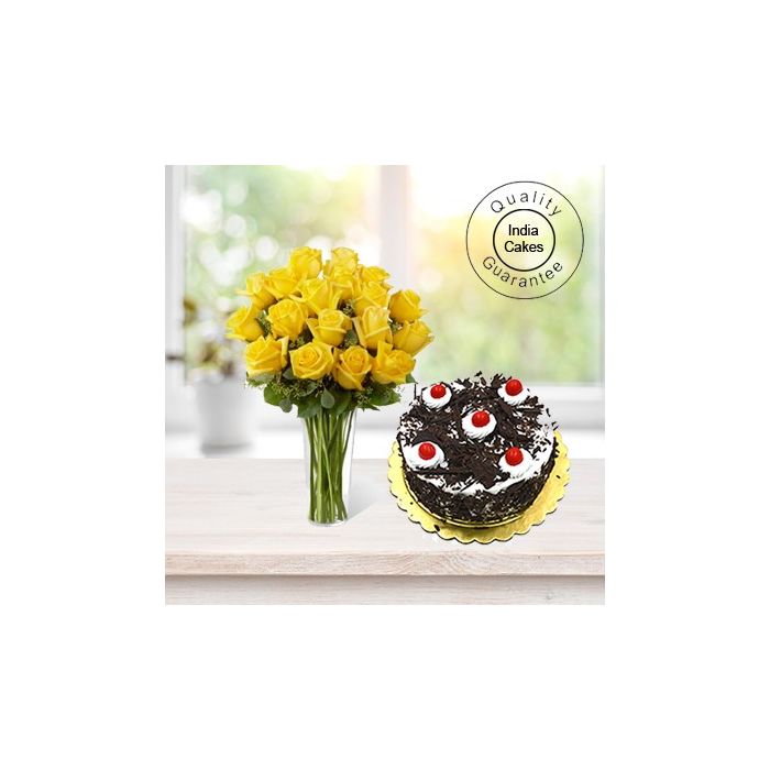 BLACK FOREST CAKE 1 KG WITH 6 YELLOW ROSES BUNCH BLACK FOREST CAKE 1 KG WITH 6 YELLOW ROSES BUNCH