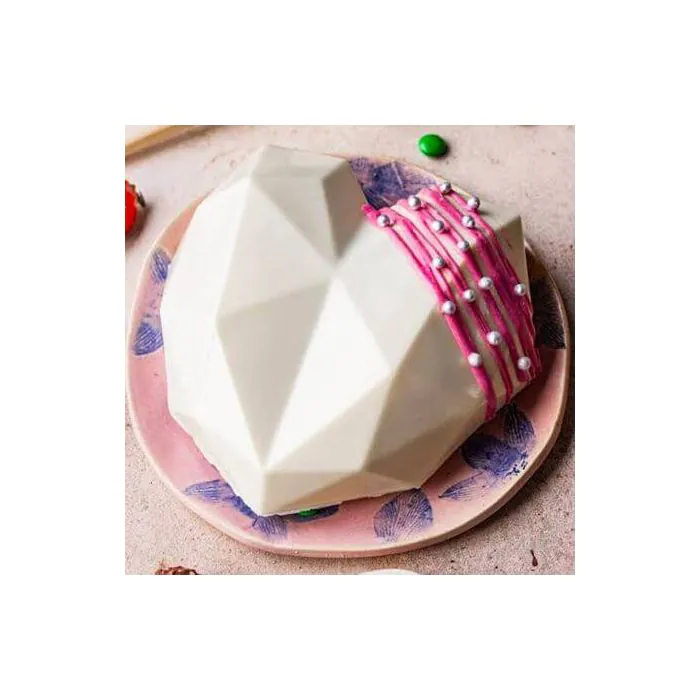 Eggless Vanila Rich Pinata Cake