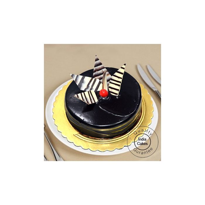 1 Kg Eggless Zebra Chocolate Truffle Cake 1 Kg Eggless Zebra Chocolate Truffle Cake