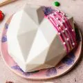 Eggless Vanila Rich Pinata Cake thumbnail