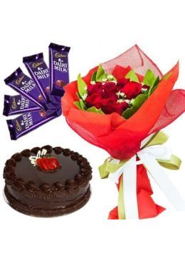 Half Kg Chocolate Cake with 6 Red Roses Bunch and 5 Chocolates Half Kg Chocolate Cake with 6 Red Roses Bunch and 5 Chocolates