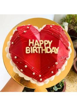 Luscious Red Velvet Pinata Cake 750 gms Luscious Red Velvet Pinata Cake 750 gms